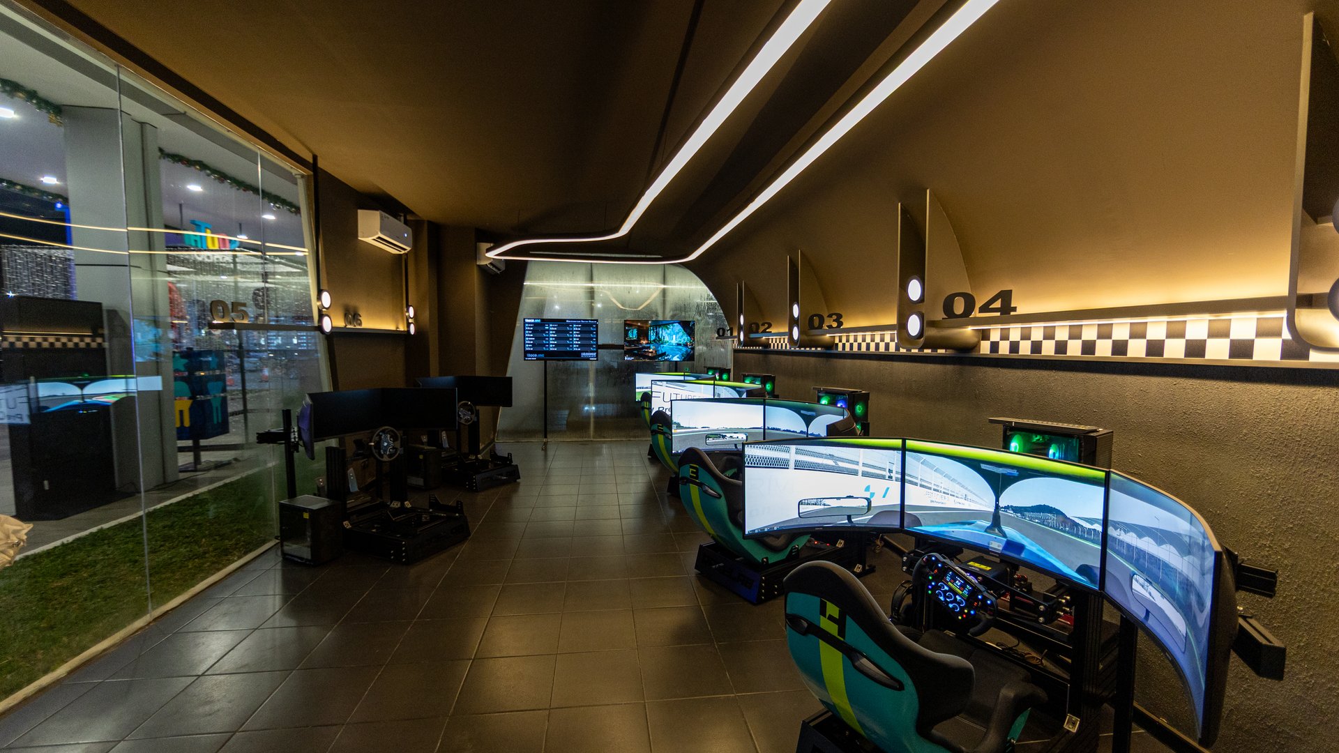 Simulator balap di Race.inc
