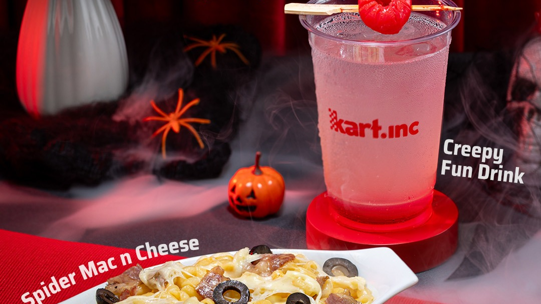 Poster resmi Pumpkin Pit Stop dari kolaborasi Kart.inc x Dine.inc dengan menu bertema Halloween