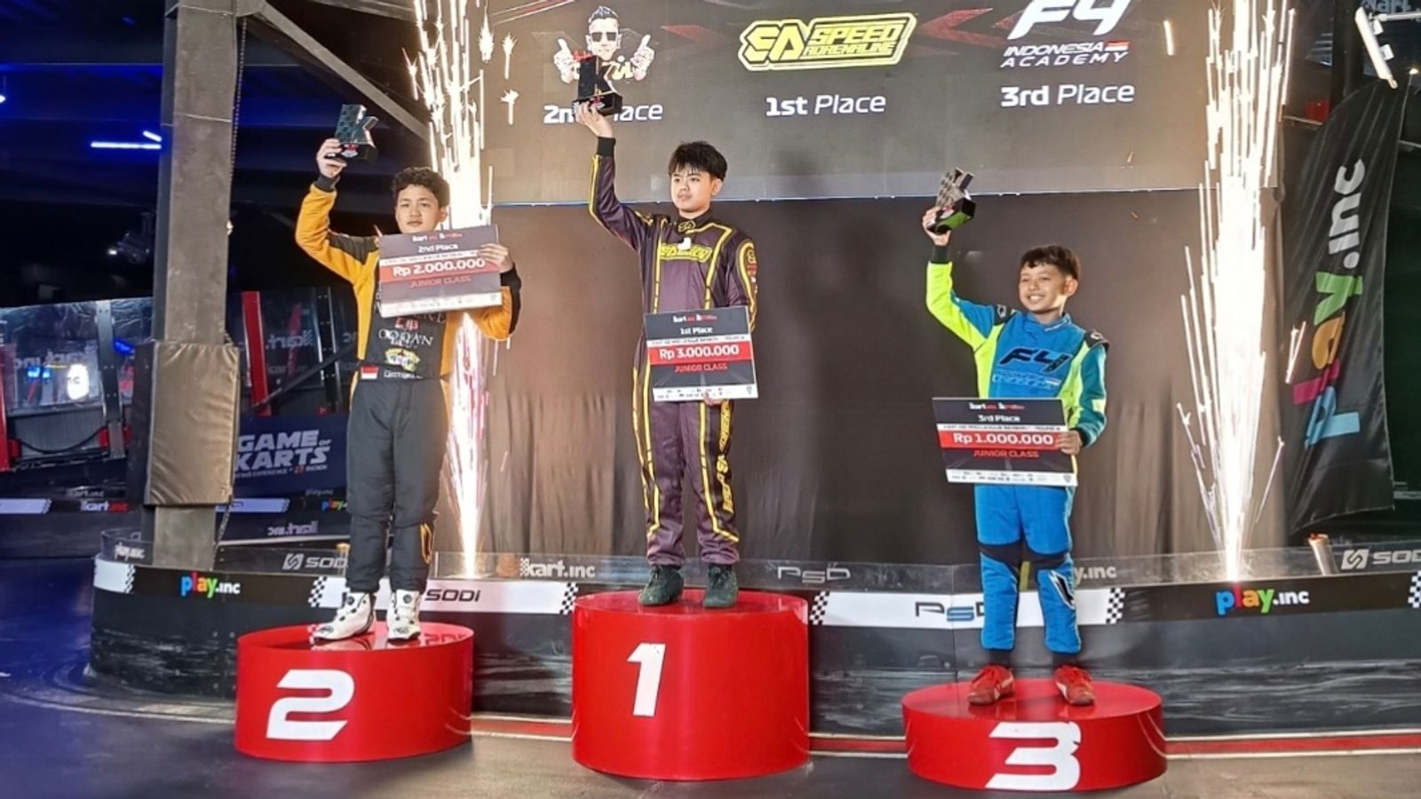 Fatan Alfa Raid di podium ketiga kelas Junior bersama pembalap KPL Season 1 lainnya
