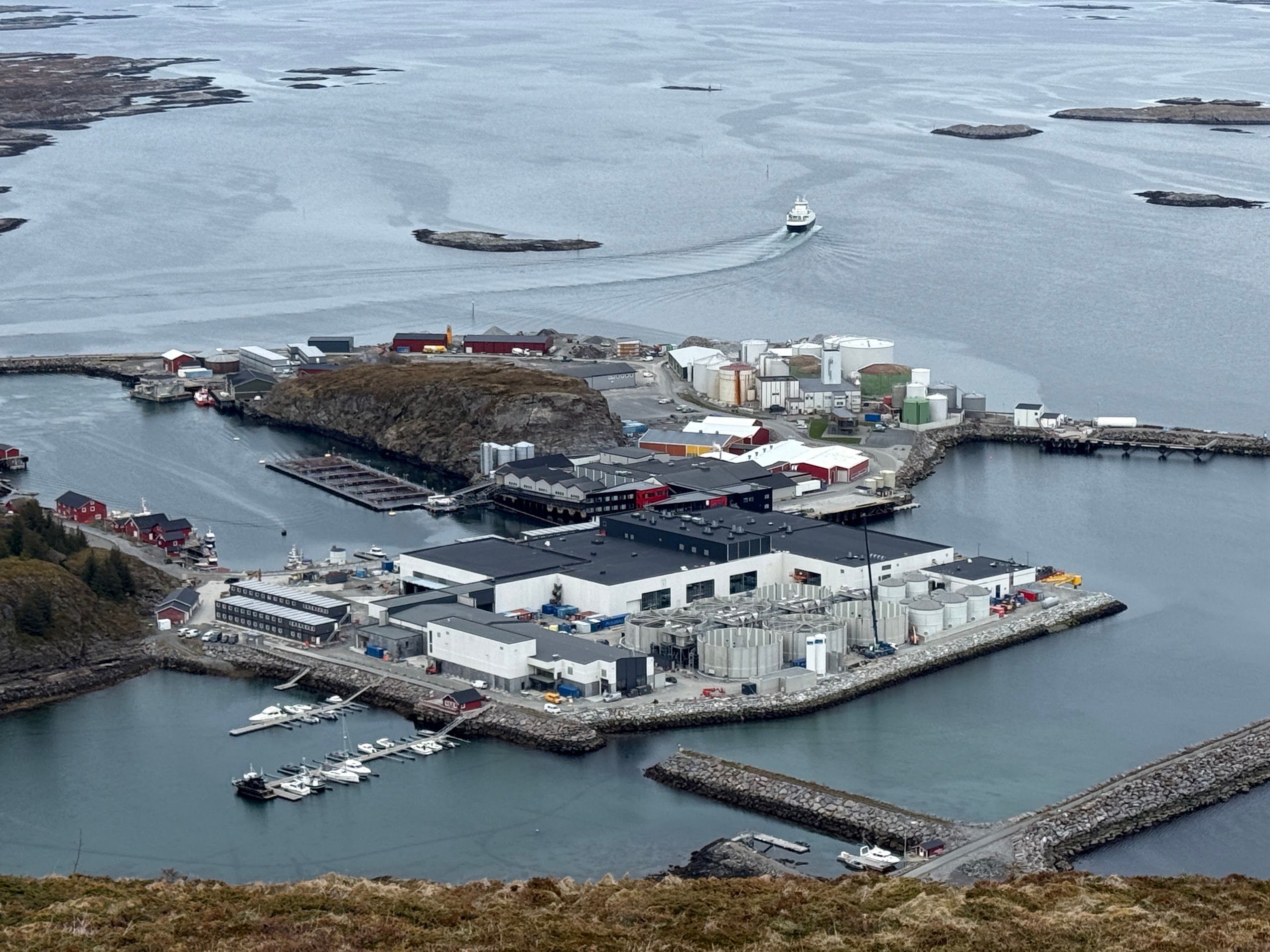 Image of the processing facility on Lovund.