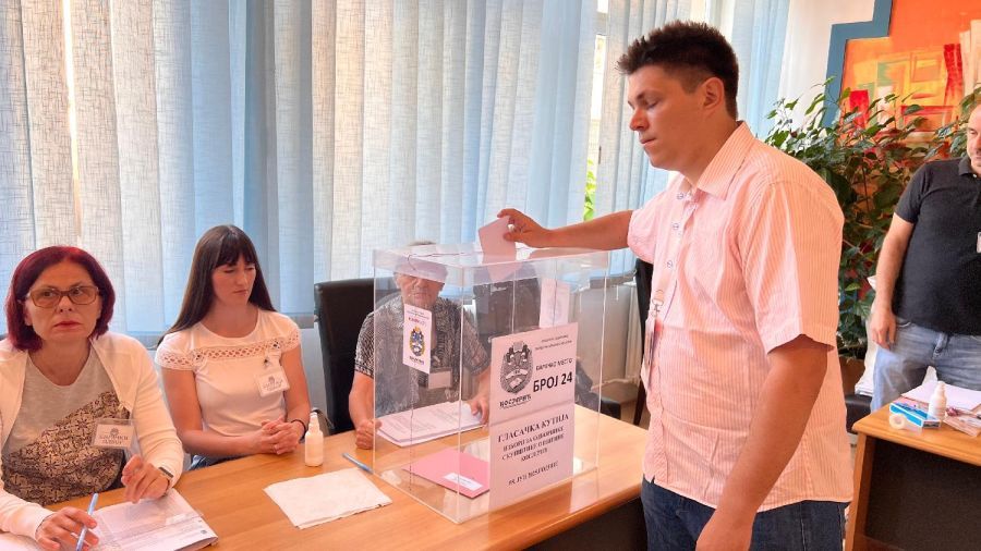 Image for Ponovo glasanje u Kosjeriću