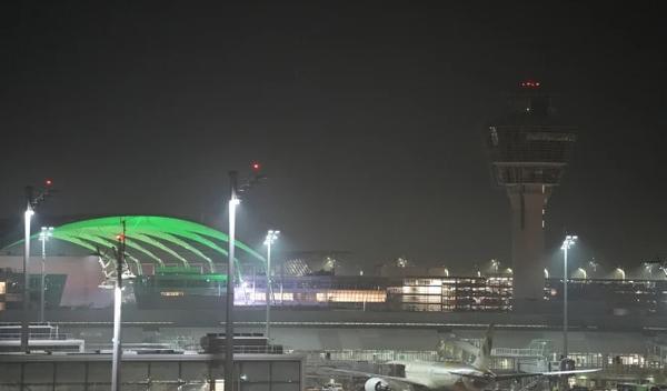 Image for Saobraćaj tokom noći bio obustavljen na aerodromu u Minhenu zbog preleta drona