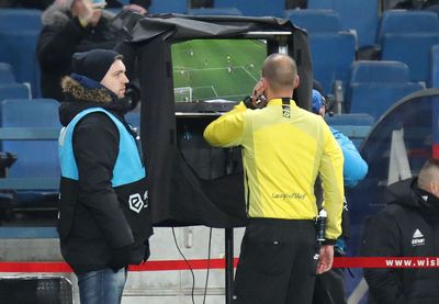 Image for VAR kontroliše sudije, ko kontroliše VAR?