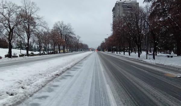 Image for Zabrana saobraćaja za šlepere na 40 puteva, uveče se može očekivati još snega
