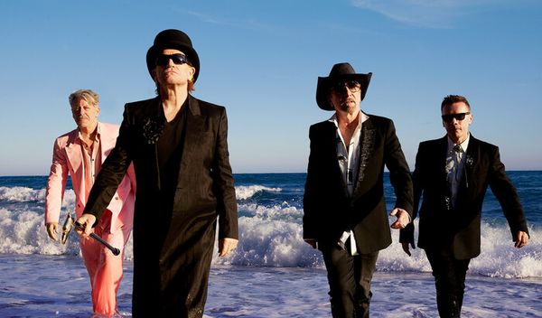 Tokom karijere prodali su više od 175 miliona albuma, osvojili čak 22 nagrade Grammy i ušli u Rock and Roll Hall of Fame