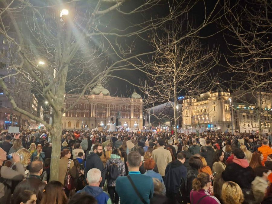 Image for Studenti se okupljaju na Trgu