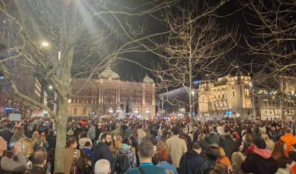 Image for Studenti se okupljaju na Trgu