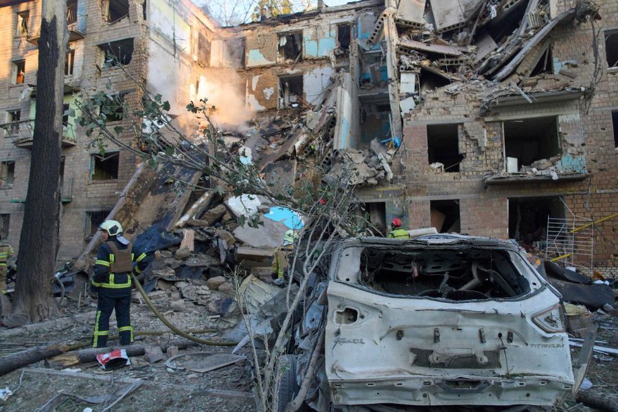 Image for Poginule četiri osobe u napadu na Kijev