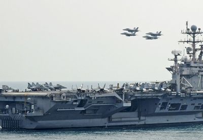 "USS Abraham Linkoln", sa oko 5.000 mornara i marinaca, raspoređen je u novembru prošle godine i bio je uključen u američku pomorsku blokadu i borbene operacije u ratu sa Iranom