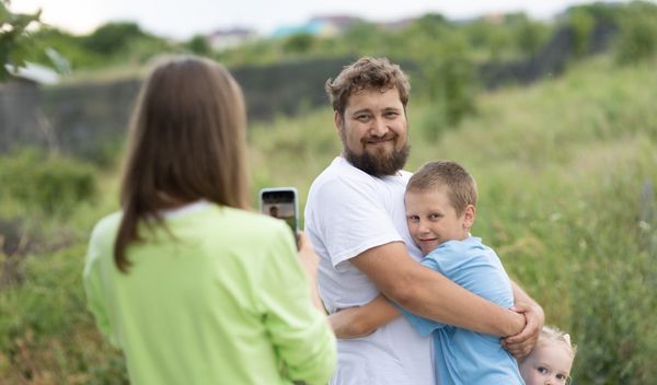 Roditelji neoprezno objavljuju fotografije dece na mrežama