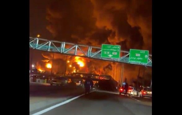 Image for Gore skladišta goriva u Teheranu