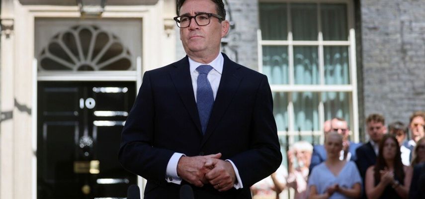 U autorskom tekstu za list "Tajms", Bernam je izneo argumente da bi vlada trebalo da investira u uspeh mladih Britanaca, umesto da plaća za neuspehe kroz sistem socijalne pomoći