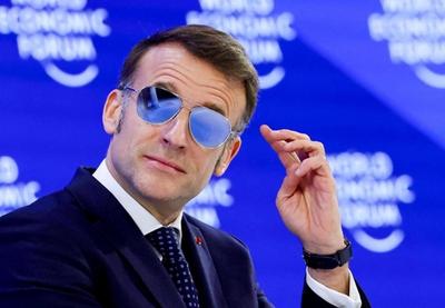 "Pozivam na povratak smirenosti i odgovornosti. Prioritet mora biti mirno i dogovoreno otvaranje Ormuskog moreuza", poručio je Makron