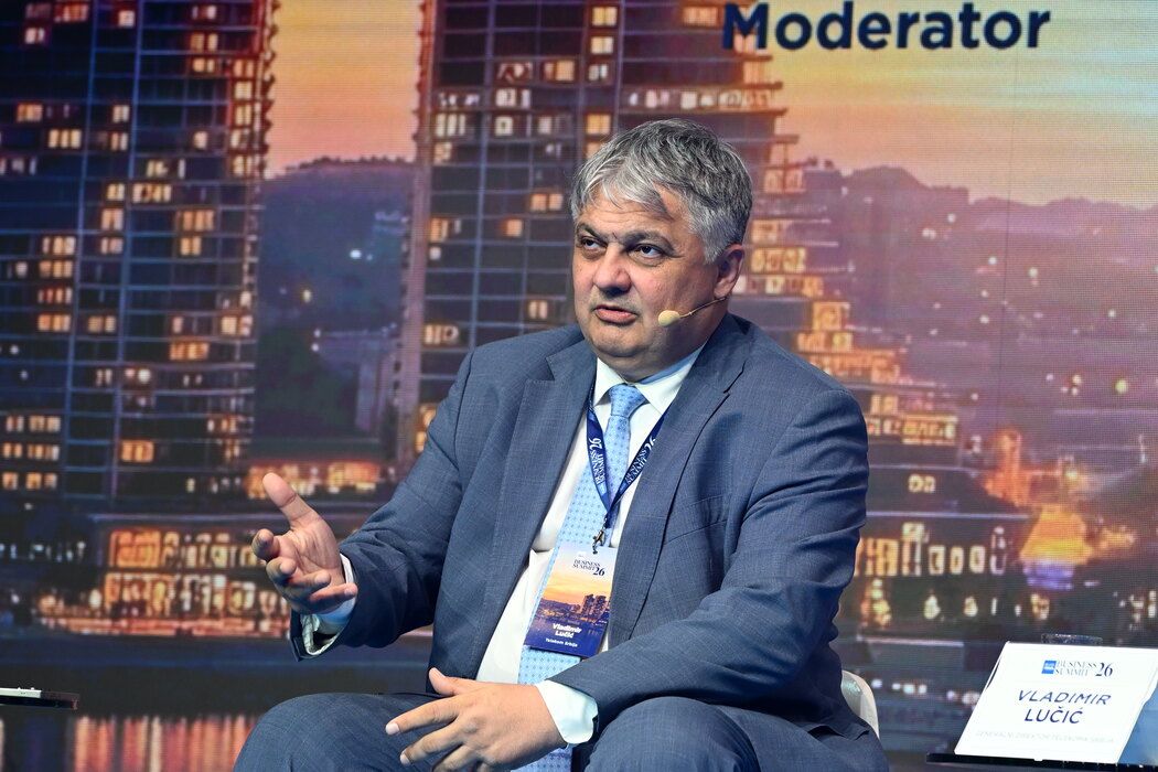 ''Skoro četiri milijardi evra smo za 25 godina vratili državi kroz razne poreze, naknade i dividende'', rekao je Lučić