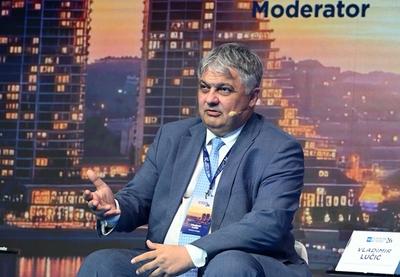 ''Skoro četiri milijardi evra smo za 25 godina vratili državi kroz razne poreze, naknade i dividende'', rekao je Lučić