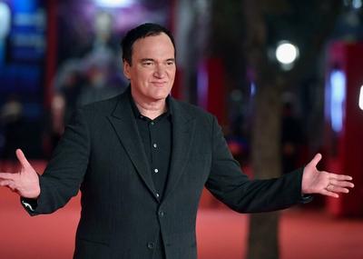 Tarantino (63), koji je ranije najavio da planira da se povuče nakon desetog filma, trenutno je posvećen radu na pozorišnoj predstavi "The Popinjay Cavalier"