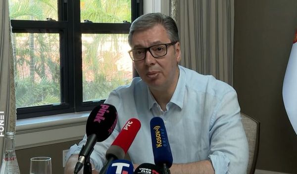 Image for Besprekorna i časna služba