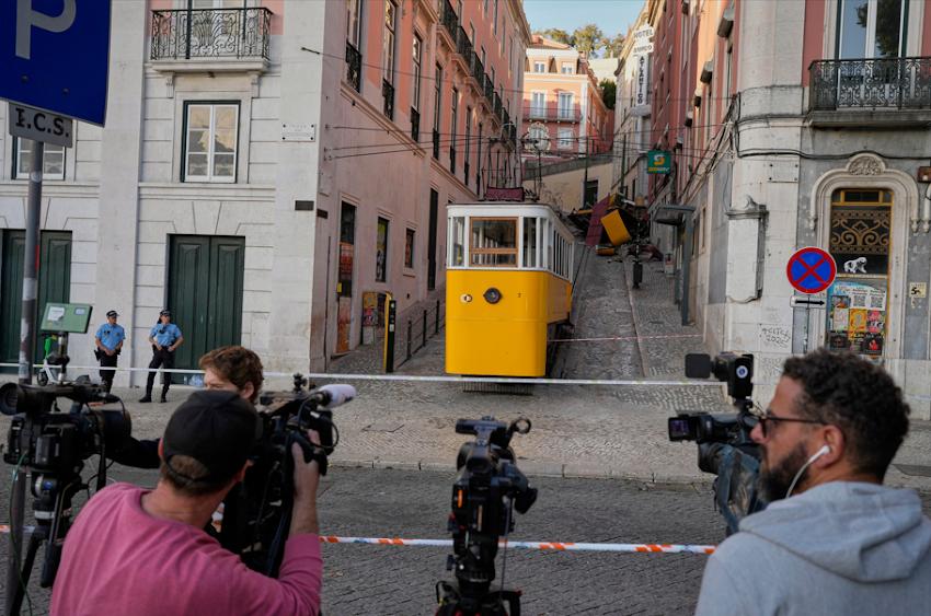 Image for Novi bilans nesreće u Lisabonu: 17 ljudi poginulo i 21 osoba povređena