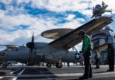 Image for Srušilo se nekoliko američkih vojnih aviona u Kuvajtu, vatra i dim iz ambasade SAD