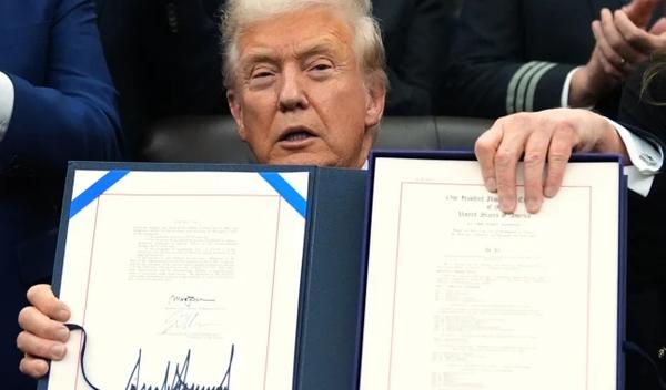 Image for Tramp potpisao zakon kojim se okončava najduža budžetska blokada u istoriji SAD