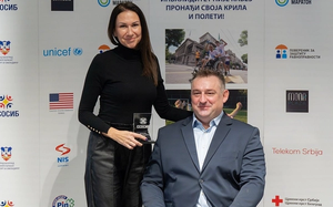 Image for Plaketom Sportskog saveza osoba sa invaliditetom odlikovan Telekom Srbija