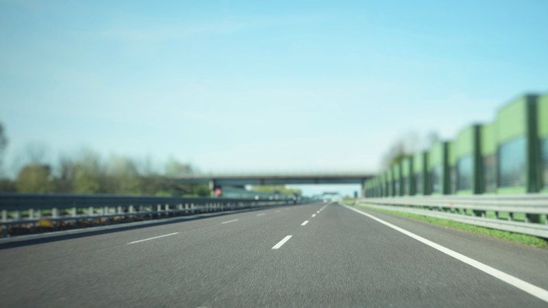 Na auto-putevima u Srbiji jutros nema zadržavanja na naplatnim stanicama, dok se tokom dana očekuju promenljivi vremenski uslovi koji bi mogli da otežaju odvijanje saobraćaja