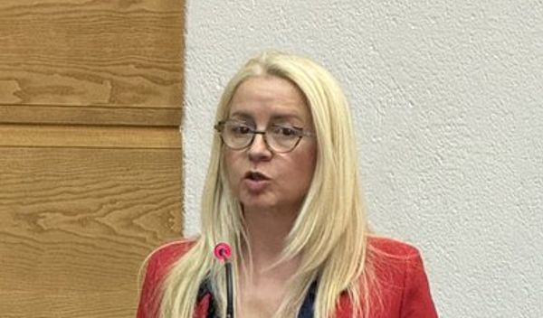 Praktično znanje i akademsko napredovanje ne smeju se posmatrati kao dve suprotstavljene putanje