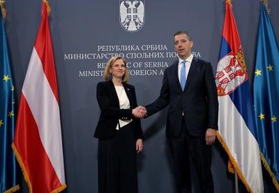 Image for Mešanje u odnose u Srbiji