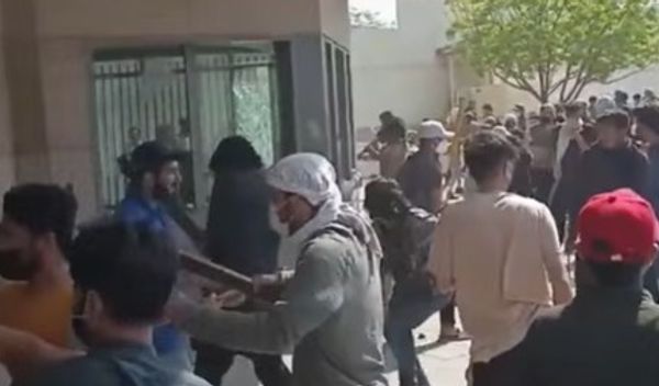 Image for Napad na američki konzulat, poginulo najmanje 10 osoba