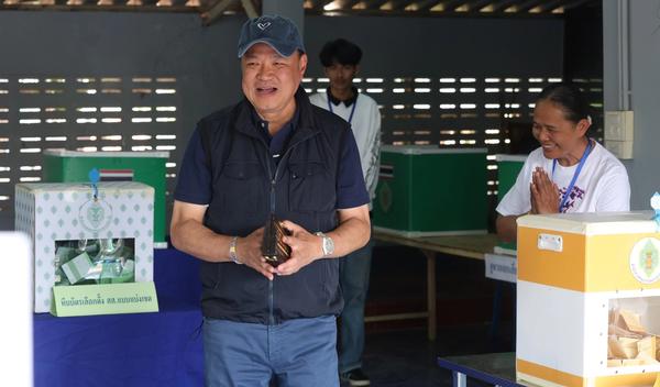 Image for Tri vodeće partije se bore za vlast