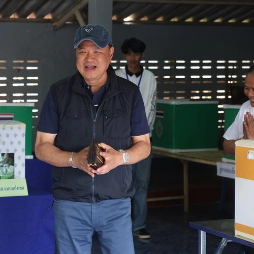 Image for Tri vodeće partije se bore za vlast