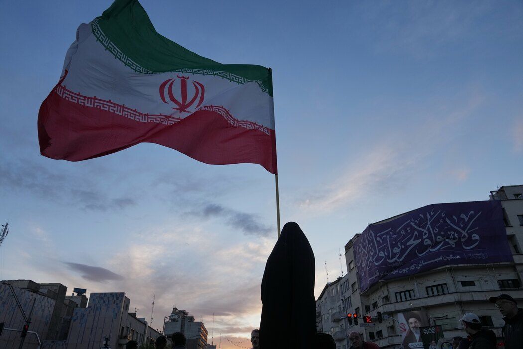 Iranske vlasti  navode da su u napadima pogođeni civilni objekti, ekološka stanica i infrastruktura u više gradova, uz poginule i više od 260 povređenih