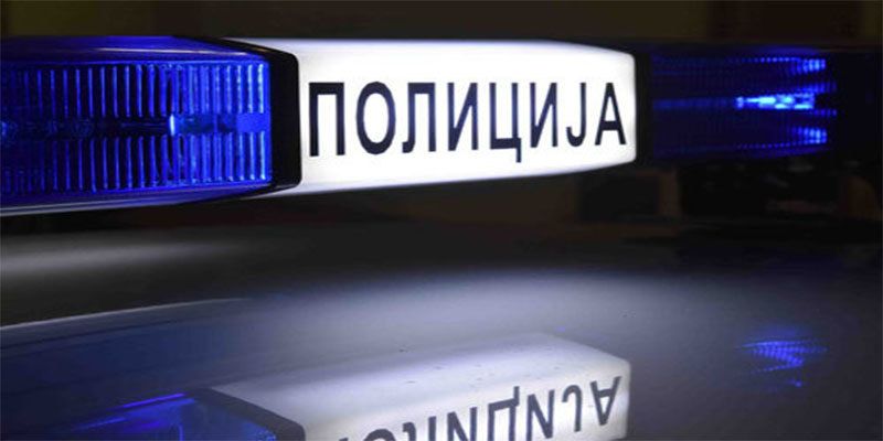 Sumnja se da su sinoć, na ulici u Novom Sadu, oni maskirani, palicama tukli dvojicu maloletnika i jednom naneli teške, a drugom lake telesne povrede