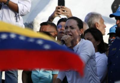 Image for Mačado predala svoju Nobelovu nagradu za mir Trampu