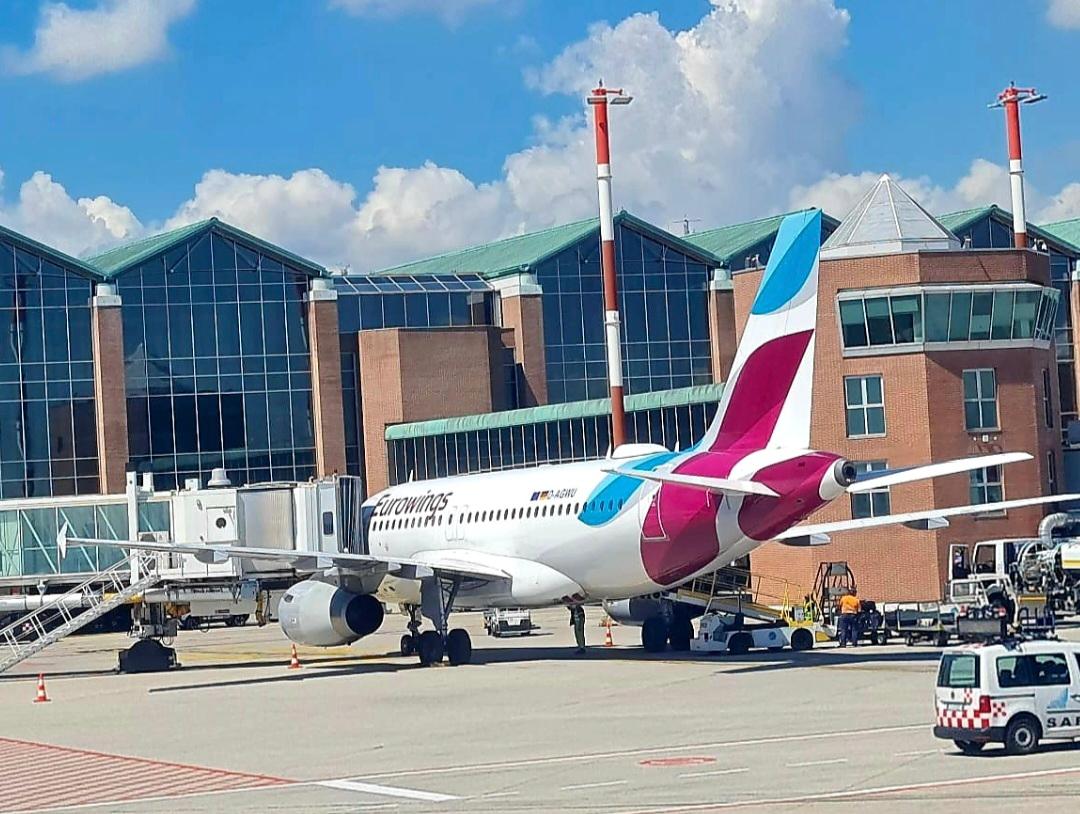 Image for Italijanski aerodromi Milano-Linate, Bolonja, Trevizo i Venecija ograničavaju gorivo do 9. aprila- u Evropi skoro 30% avio goriva dolazi iz Zaliva