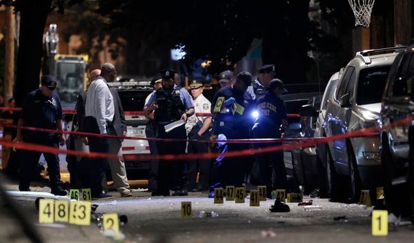 Image for Troje mrtvih u pucnjavi