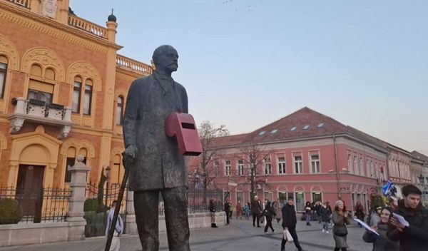 Image for Obustavljena blokada gimnazije