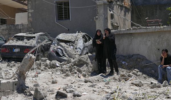 Iranska Revolucionarna garda saopštila je da je lansirala deset balističkih raketa na američki komandni centar na Bliskom istoku i vazduhoplovnu bazu Al Azrak u Jordanu