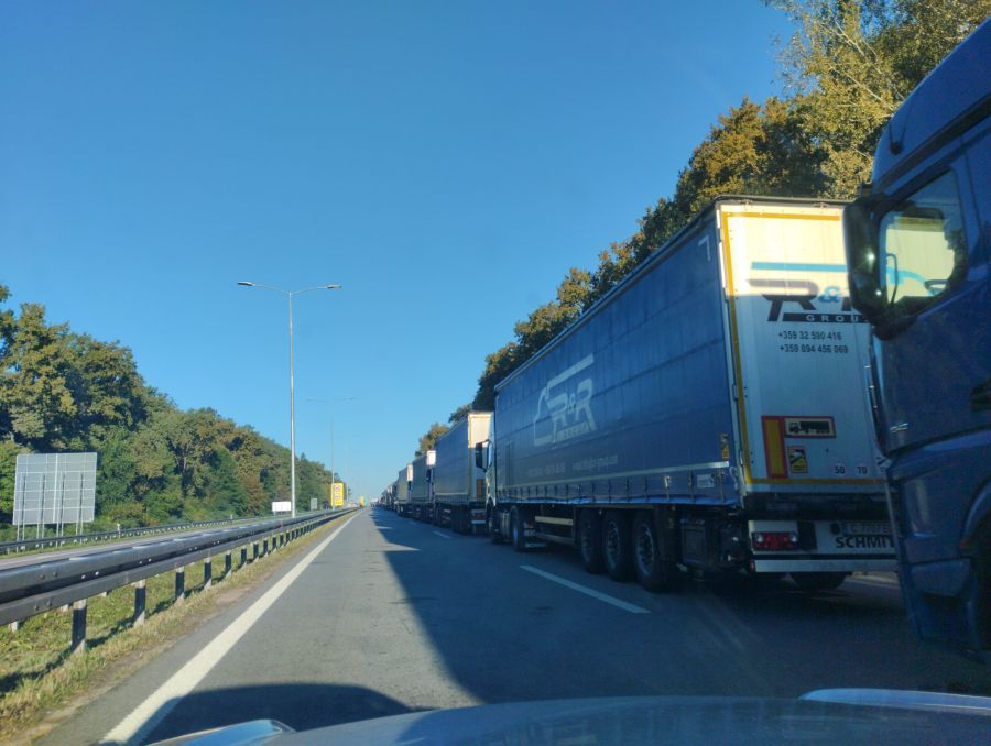 Image for Kamioni na Batrovcima čekaju četiri sata