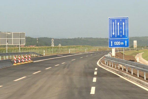 Direktor "Koridora Srbije" Aleksandar Antić najavio je  da će za desetak dana biti otvorena još jedna deonica Moravskog koridora, oko 29 kilometara novog auto-puta, od petlje Preljina- Čačak do petlje Adrani-Kraljevo