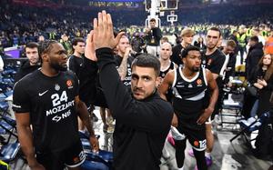 Image for Vanja Marinković se obratio okupljenim navijačima Partizana