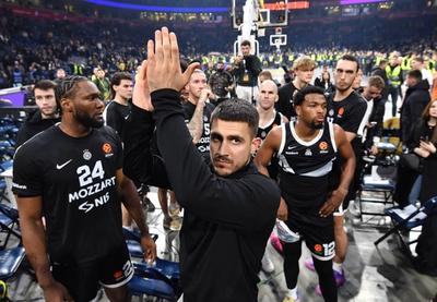 Image for Vanja Marinković se obratio okupljenim navijačima Partizana