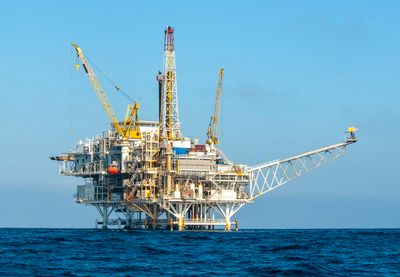 Image for Vera u pregovore obara cenu nafte