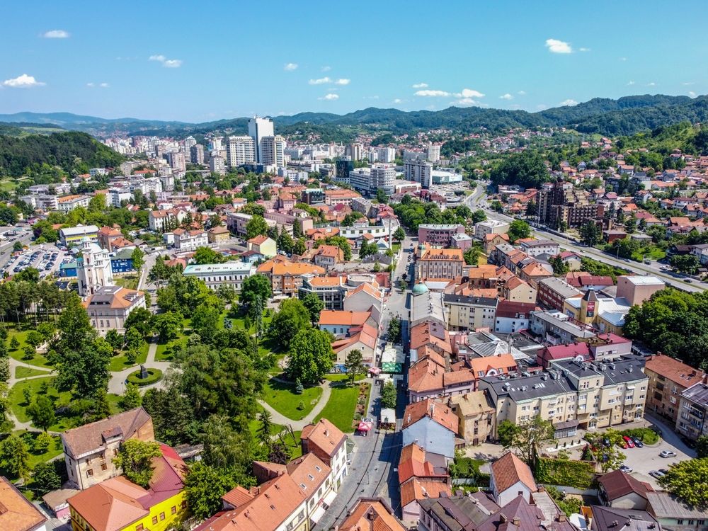 Image for Četrnaestogodišnja devojčica izbola nožem dve drugarice