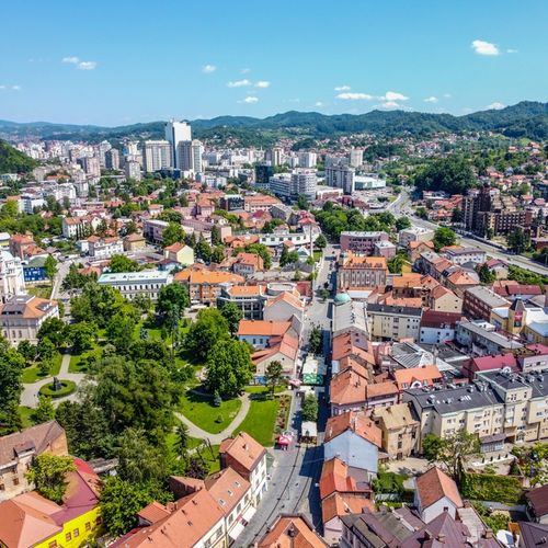 Image for Četrnaestogodišnja devojčica izbola nožem dve drugarice