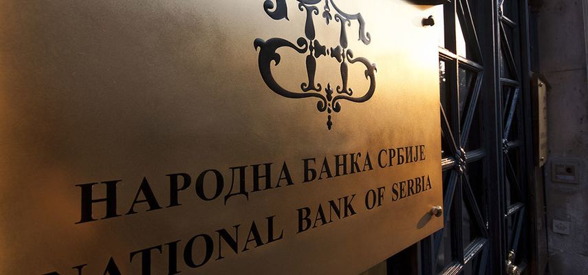 NBS je u septembru iste godine donela Odluku o olakšicama u otplati kredita kojim se precizno uređuju obaveze banaka