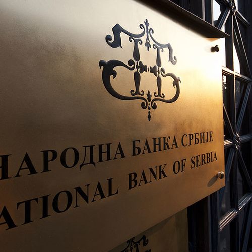NBS je u septembru iste godine donela Odluku o olakšicama u otplati kredita kojim se precizno uređuju obaveze banaka