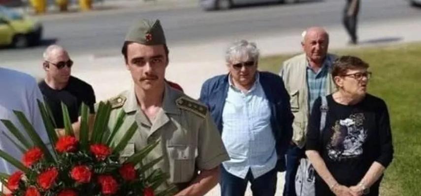 Istarska policija podneće optužni predlog protiv maloletnika koji je u ponedeljak u Puli, odeven u oficirsku uniformu JNA, položio venac na bistu Josipa Broza Tita