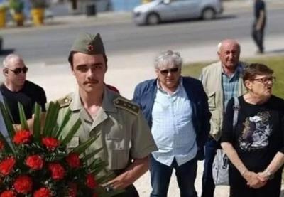 Istarska policija podneće optužni predlog protiv maloletnika koji je u ponedeljak u Puli, odeven u oficirsku uniformu JNA, položio venac na bistu Josipa Broza Tita
