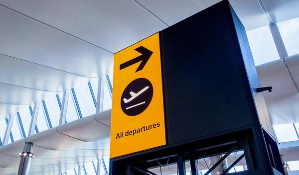 Image for U Velikoj Britaniji 1300 otkazanih letova zbog problema sa kontrolom letenja - kontinuirani poremećaji na londonskim aerodromima